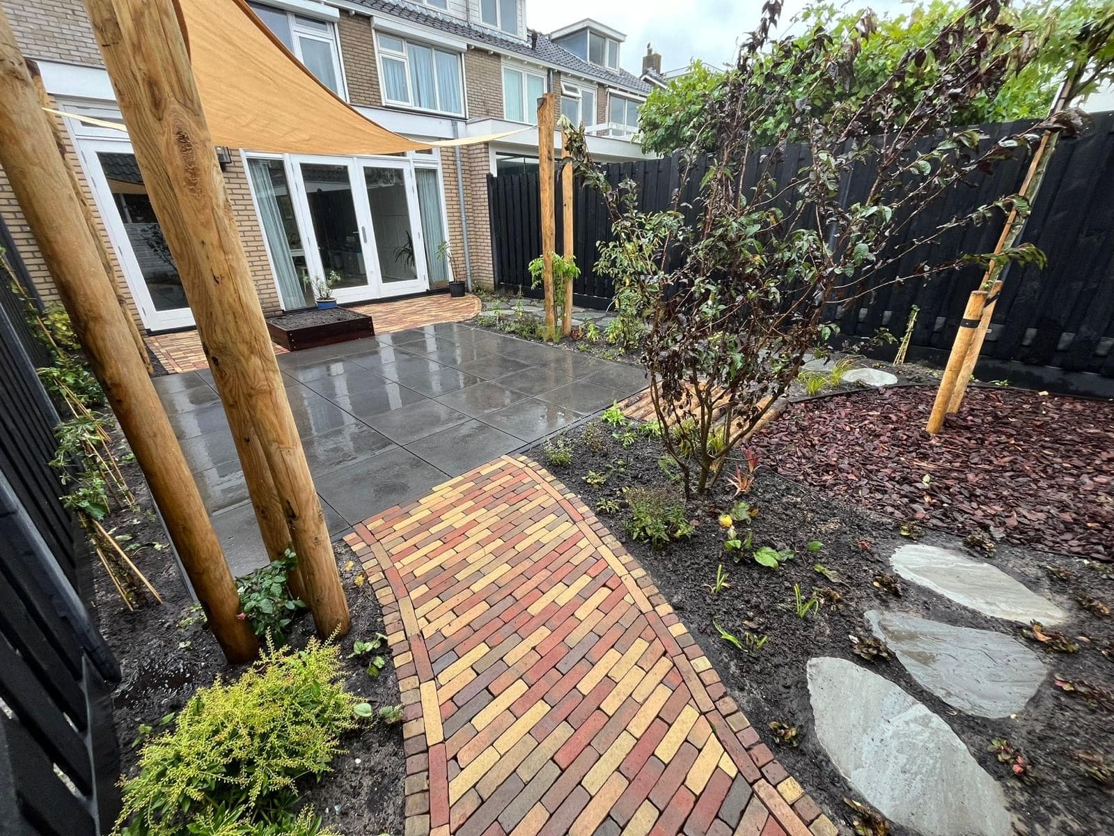 Achtertuin, Castricum